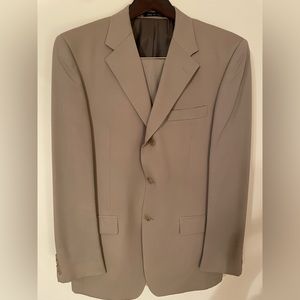 Men’s tan suit